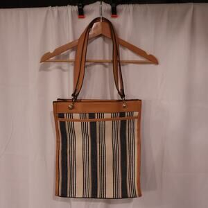 NWOT Jones New York Signature Bag Tan Blue White Stripe, Outside pocket